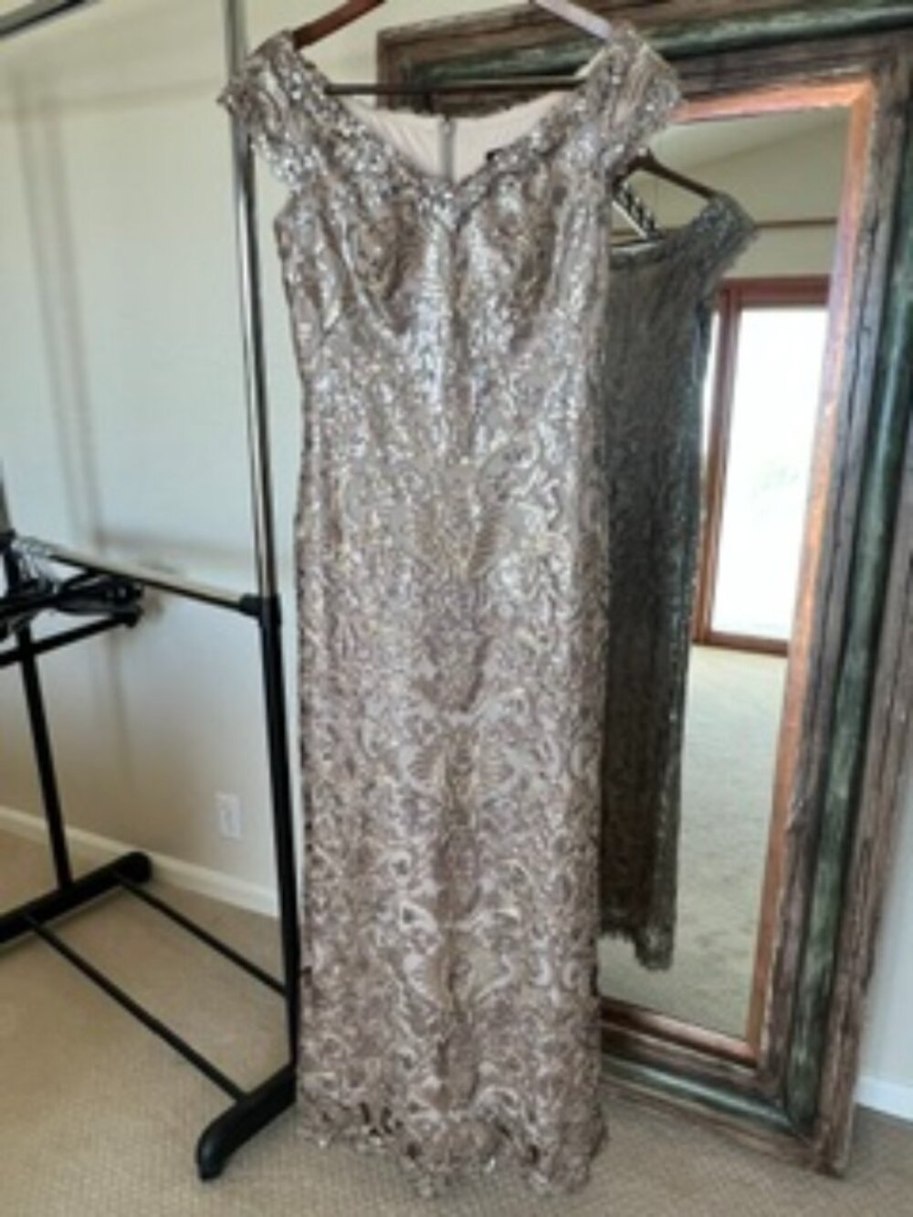 Tadashi Shoji size 8 Elegant Mother of the Bride/Groom Dress